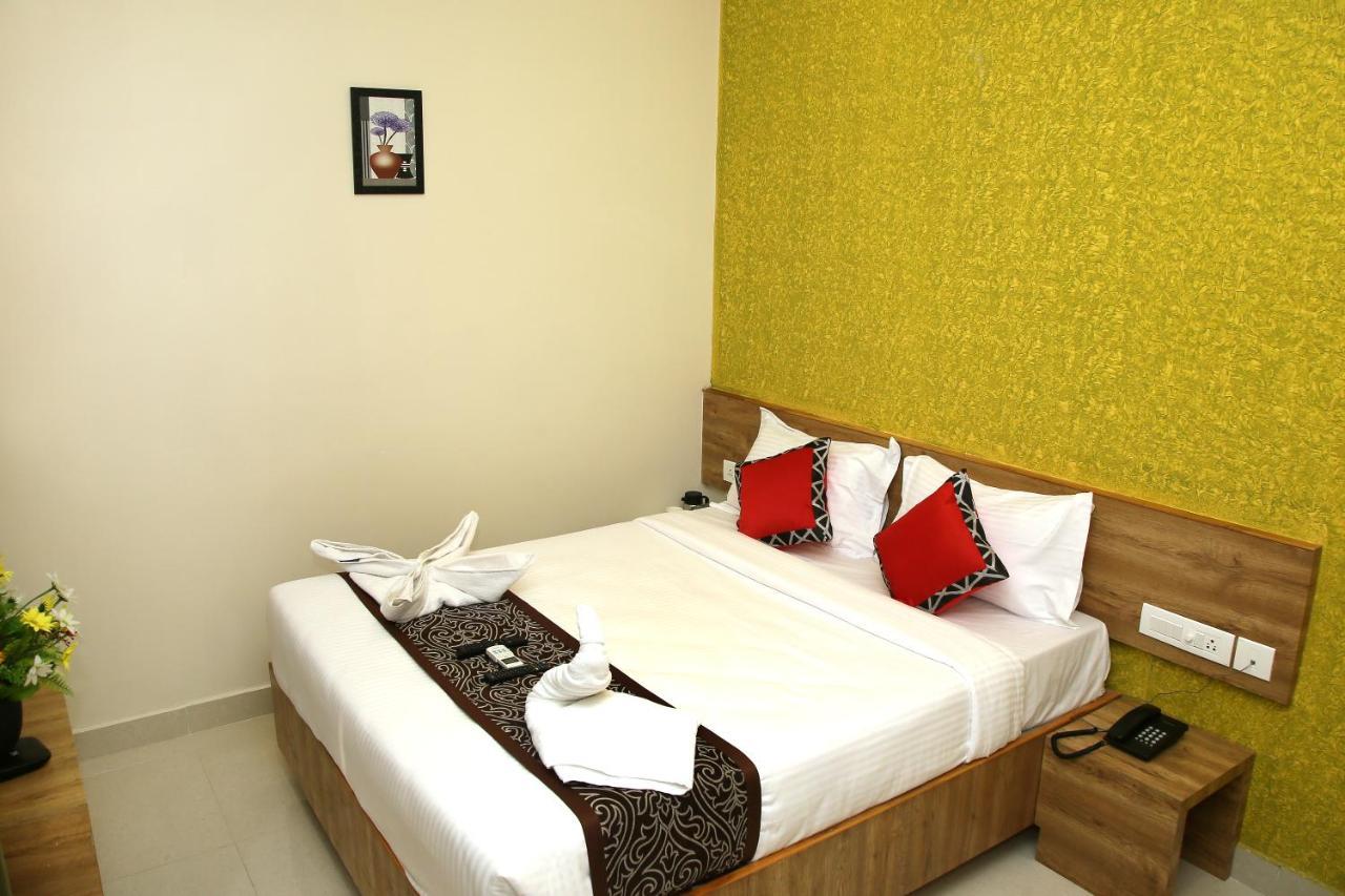 Hotel Apollo Court Chennai Zewnętrze zdjęcie