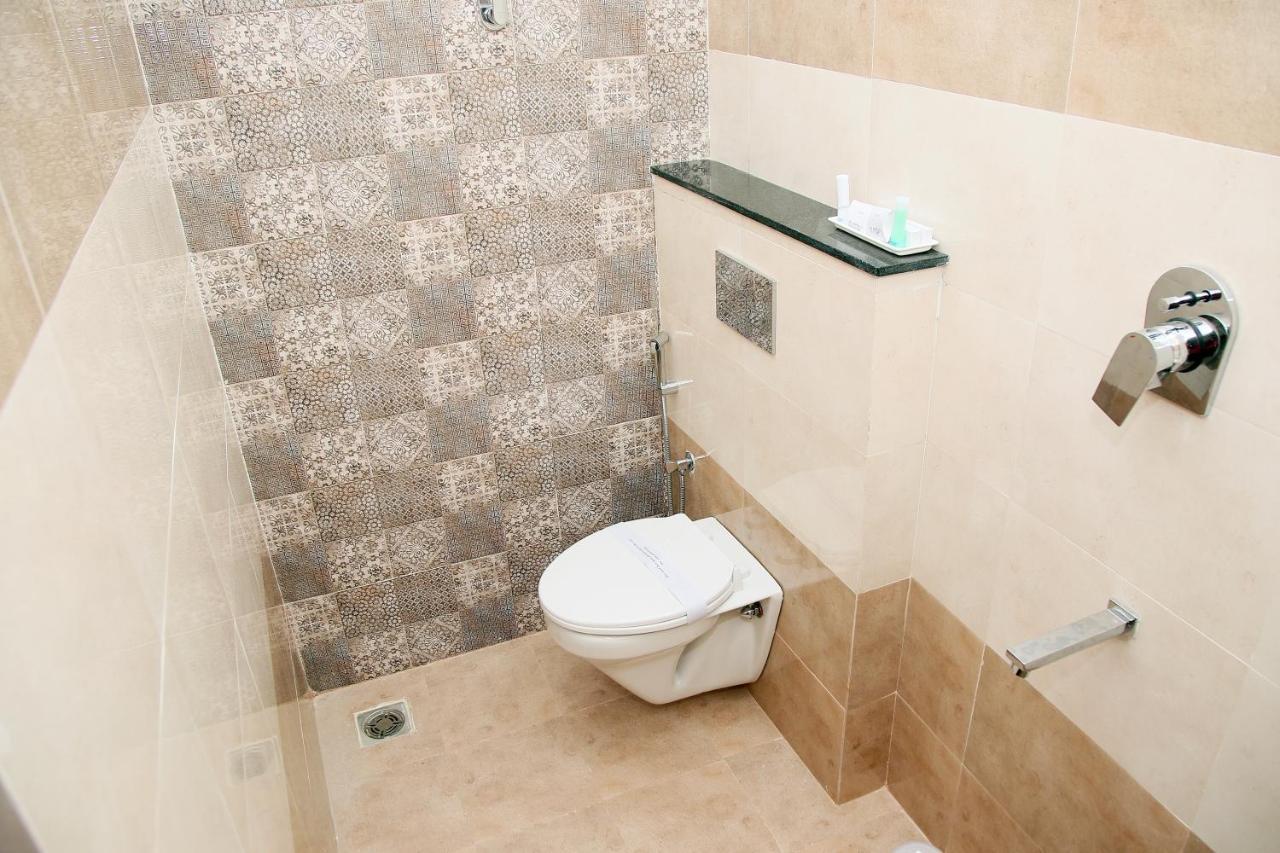 Hotel Apollo Court Chennai Zewnętrze zdjęcie