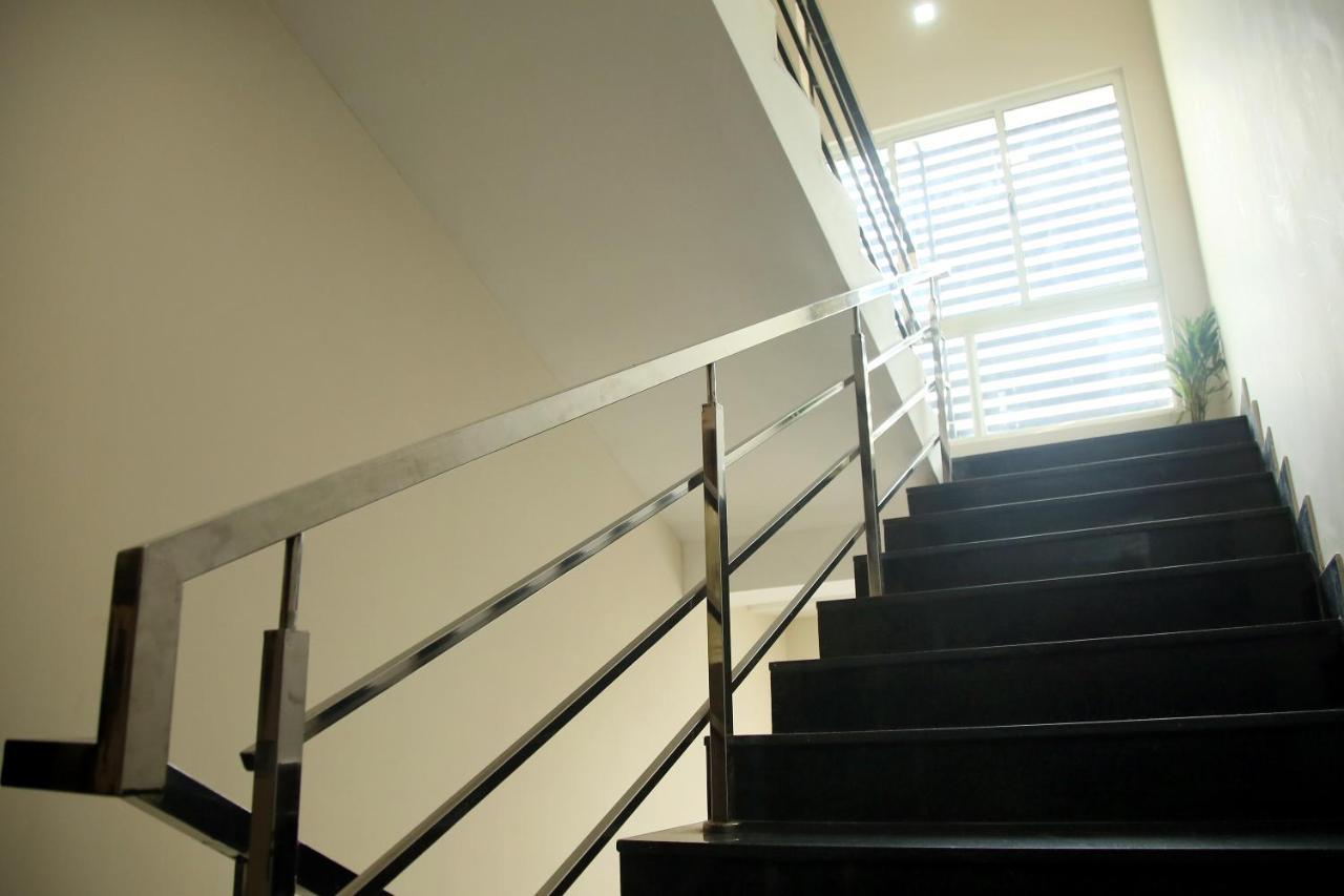 Hotel Apollo Court Chennai Zewnętrze zdjęcie